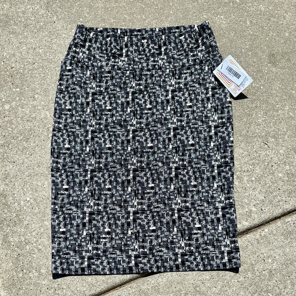 🖤MAKE OFFER🖤NWT!!LuLaRoe Cassie skirt🖤